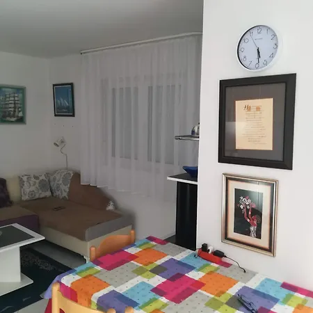 Appartamento Petrovac Na Moru
