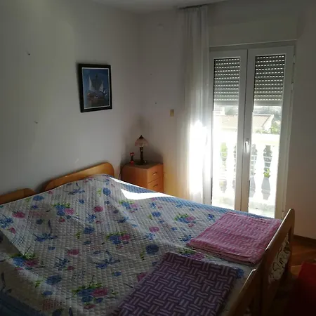 Appartamento Petrovac Na Moru